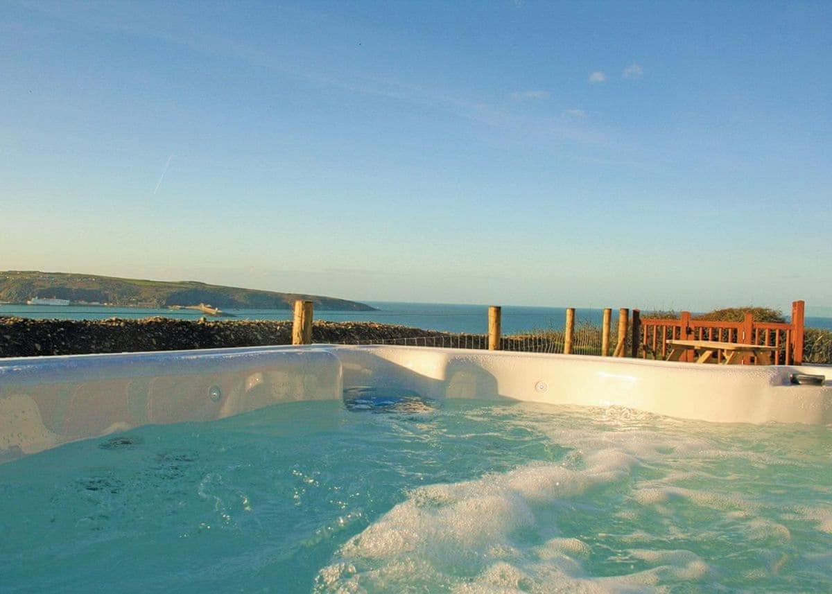 Llanllawer Fishguard Bay Resort מראה חיצוני תמונה