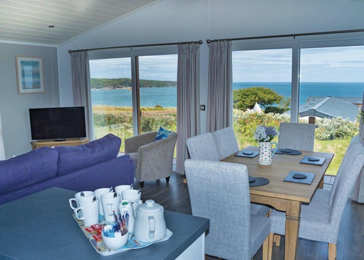 Llanllawer Fishguard Bay Resort מראה חיצוני תמונה