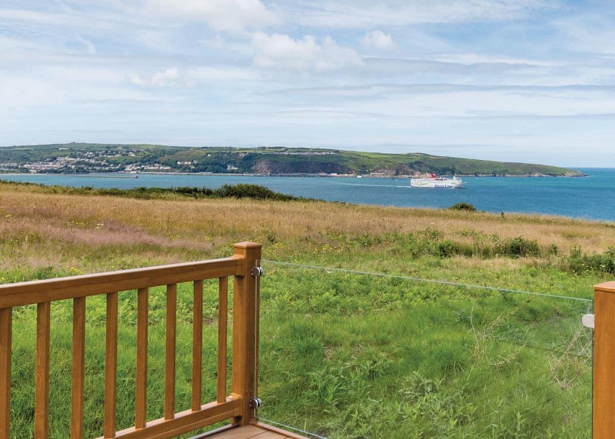Llanllawer Fishguard Bay Resort מראה חיצוני תמונה