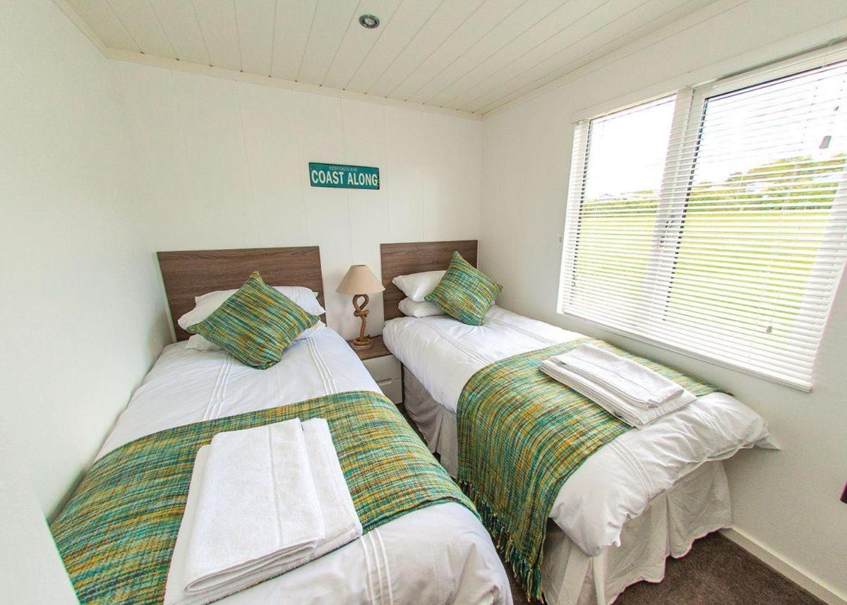 Llanllawer Fishguard Bay Resort מראה חיצוני תמונה
